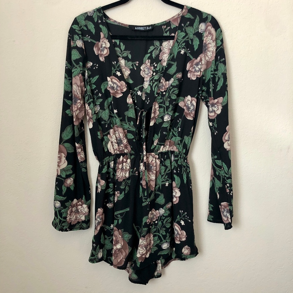 Audrey 3+1 Long Sleeve Floral Romper Size Medium